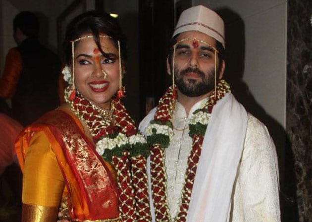 Sameera Reddy enjoying honeymoon period, won't return to films soon
