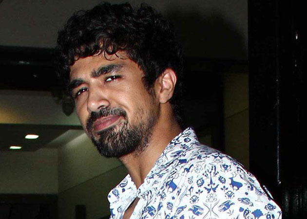 Comparisons with Aamir, Shah Rukh Khan no problem for Saqib Saleem