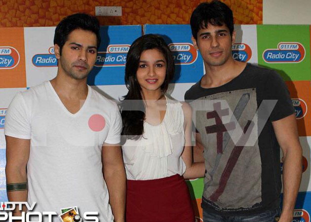 Varun Dhawan: Not in competition with Alia, Sidharth