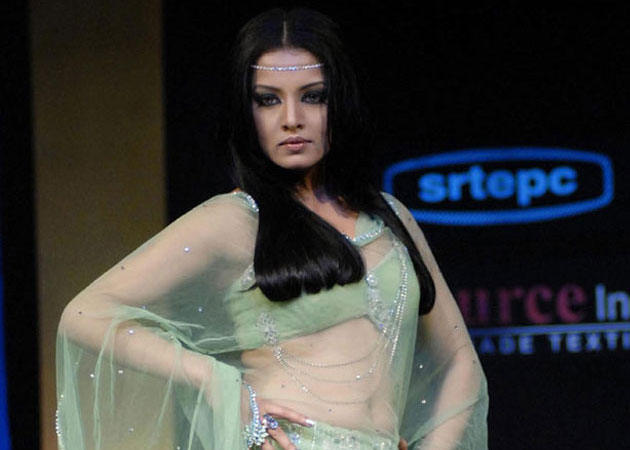 Celina Jaitly's Mid-Air Trouble in the Plane