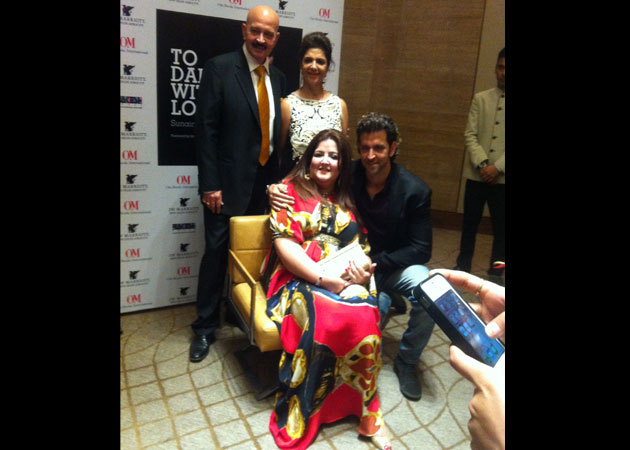 Hrithik Roshan Launches Sister Sunaina's Biography on Dad Rakesh Roshan