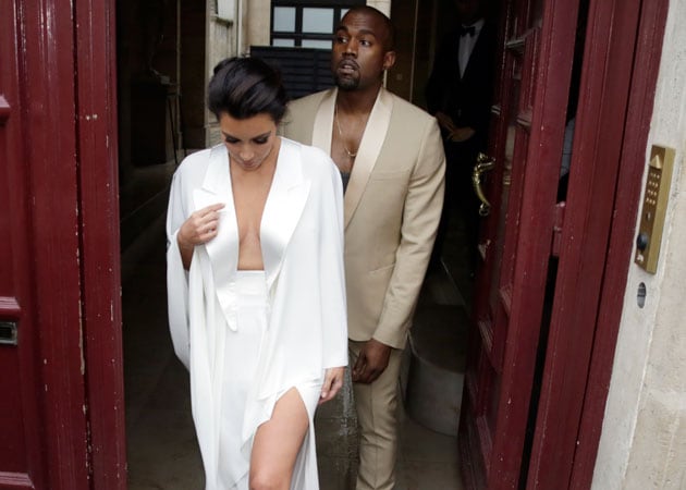 Kim Kardashian, Kanye West Begin Irish Honeymoon