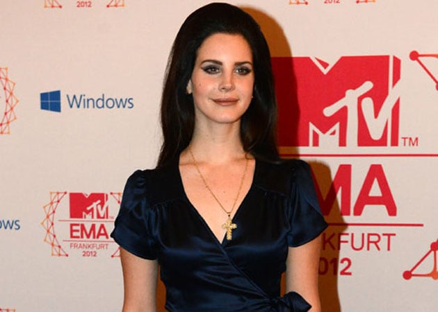 Lana Del Rey Wasn't Paid Megabucks to Sing at Kimye Wedding