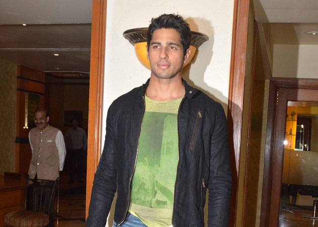 Sidharth Malhotra's <i>Ek Villain</i> Look Surprises His Mother