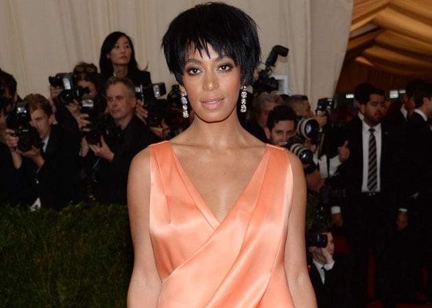 Solange Knowles's Alleged Attack on Jay-Z Sends Twitter Into Frenzy 