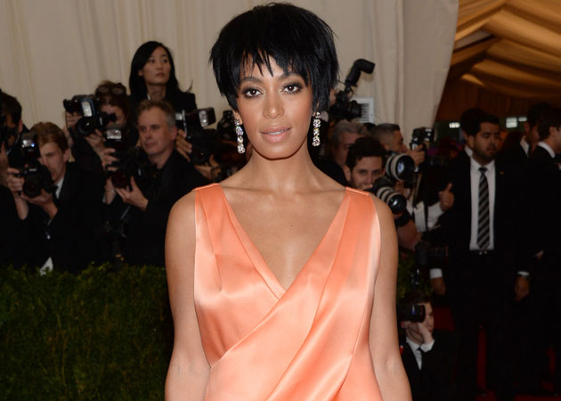 Solange Knowles's Alleged Attack on Jay-Z Sends Twitter Into Frenzy