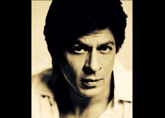 Shah Rukh Khan Tweets Acting <i>Gyaan</i>