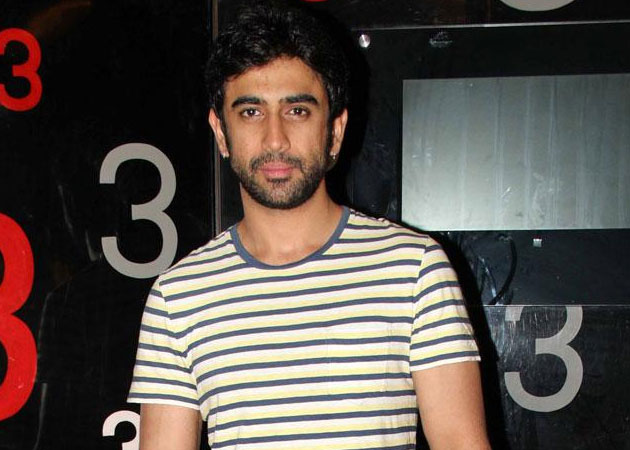 Amit Sadh Turns 31, Spends Birthday Shooting