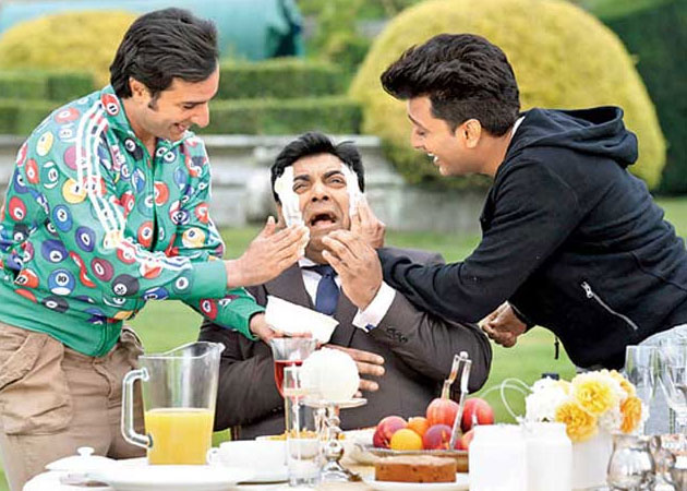 <i>Humshakals</i> is Making Money. Twitter Can't Believe it