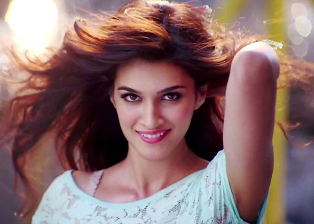 Kriti Sanon: I Am More Comfortable Facing a Camera Than Walking a Ramp