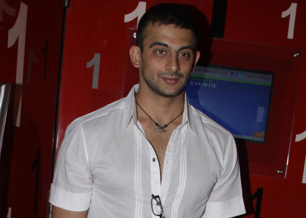 Arunoday  Singh: Terrorizing Akshay Oberoi in <i>Pizza</i> was Fun 