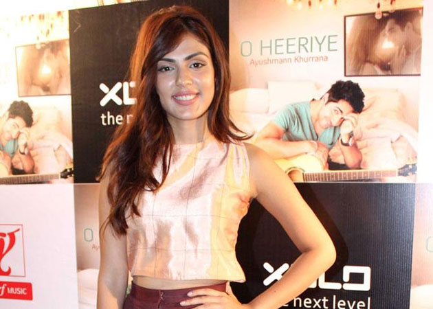 Rhea Chakraborty to Play Female Lead in <i>Bank Chor</i>