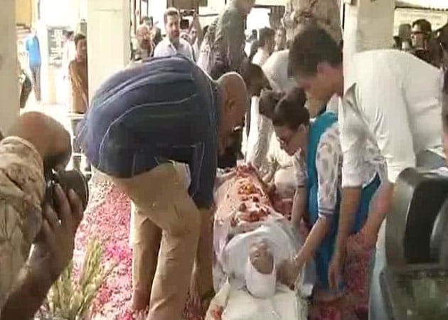 Zohra Sehgal, Screen and Stage Legend, Cremated in Delhi. She Was 102