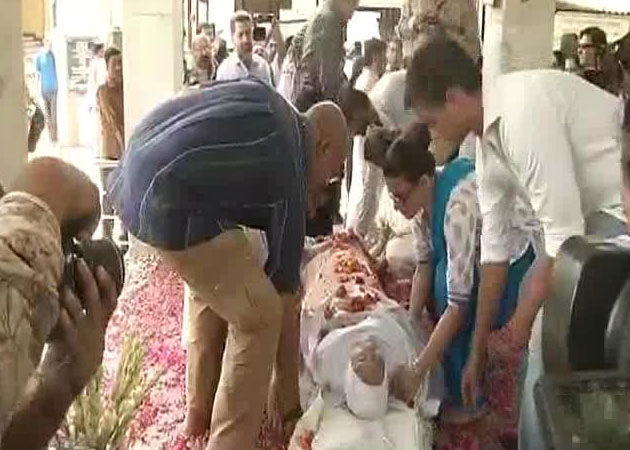 Zohra Sehgal, Screen and Stage Legend, Cremated in Delhi. She Was 102