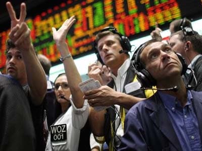 World stocks halt rally despite Apple gains; euro down