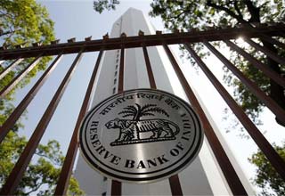 Gold loan companies pose risk to banks, warns RBI