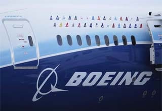 In fierce battle with Airbus, Boeing lands first blow at airshow