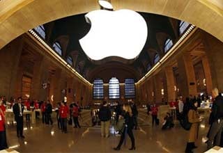 Despite sanctions, Apple gear booms in Iran