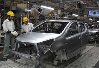 India manufacturing growth slows in July, weakest since Nov 2011