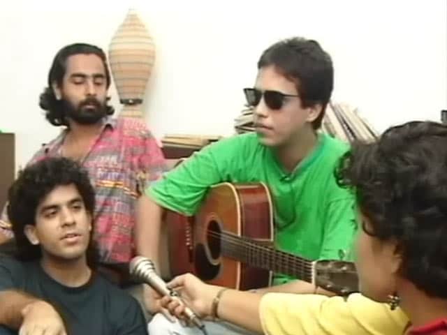 Video : The World This Week: Pop goes India (Aired: August 1992)