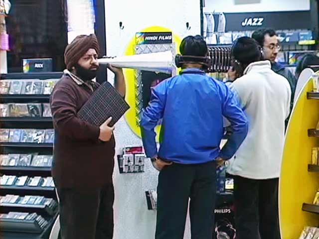 छुपा रुस्तम : कोलकाता में गुरुपाल की मस्ती
