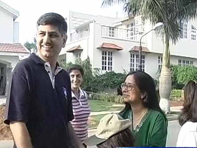 Boss' Day Out with Romi Malhotra