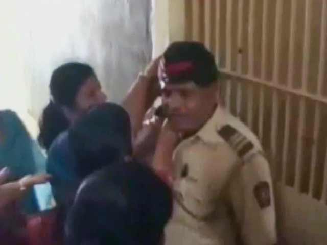 Videos : पुणे : अस्पताल की लिफ्ट में महिला से गैंगरेप