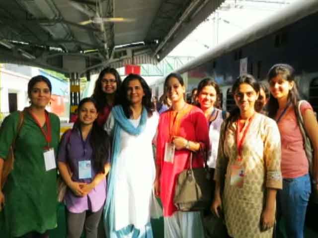 डीयू ने दौरे पर गई छात्राओं के लिए बनाया ड्रेस कोड!