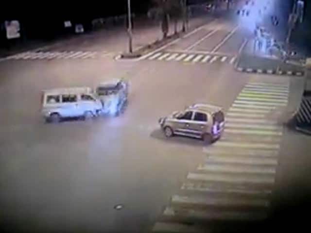 Video : Caught on camera: deadly hit-and-run near Mumbai