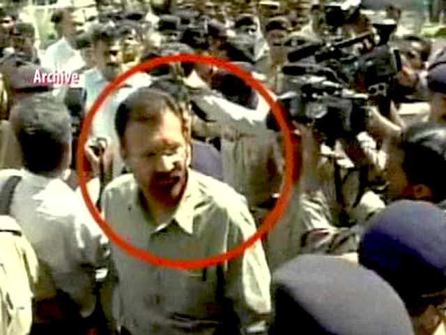 Videos : डीजी वंजारा ने पद से दिया इस्तीफा