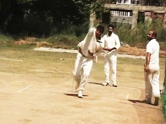 Video : Kashmir's youth line up for cricket trials