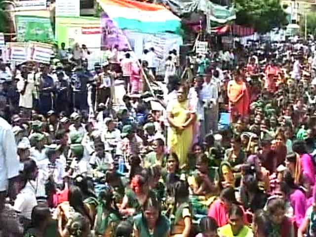 In Tirupati, 50,000 people protest to 'save Andhra'