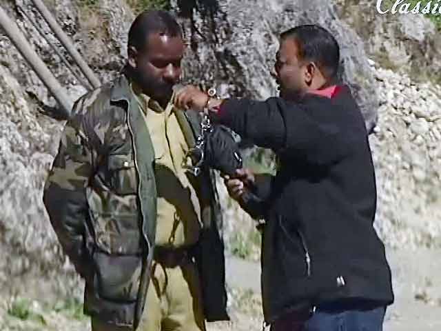 छुपा रुस्तम : हथकड़ी खोलने की गुहार