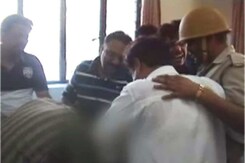 हिंसा की आग में जला मुजफ्फरनगर हिंसा की आग में जला मुजफ्फरनगर