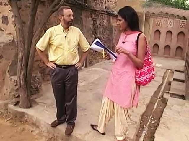 Boss's Day Out with the co-owner of Neemrana Hotels (Aired: July 2005)