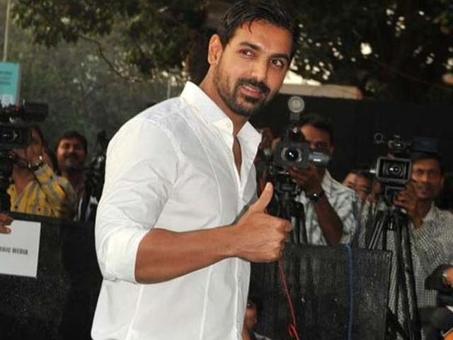 बाइक रेसर का रोल निभाएंगे जॉन अब्राहम