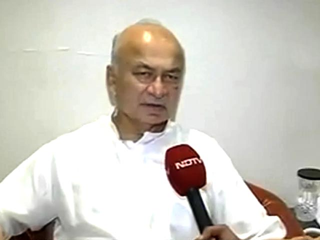 Muzaffarnagar violence: had warned Akhilesh of tense situation, says Shinde