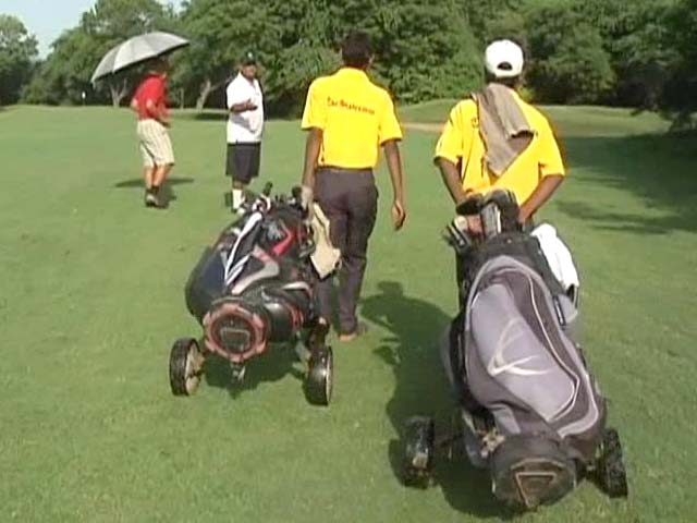 Delhi caddies get a lifeline