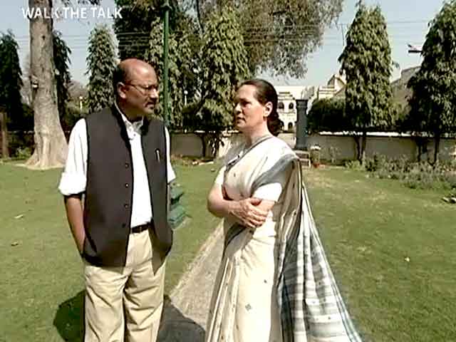Video : Walk The Talk: Sonia Gandhi (Aired: February 2004)