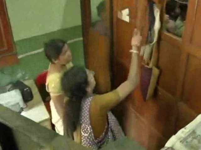 Kalkata Scool Girl X Video - Girl locked in bathroom by seniors dies, angry protesters ransack school