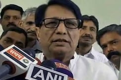 यूपी के नरेंद्र मोदी बनना चाहते हैं मुलायम : अजित सिंह यूपी के नरेंद्र मोदी बनना चाहते हैं मुलायम : अजित सिंह