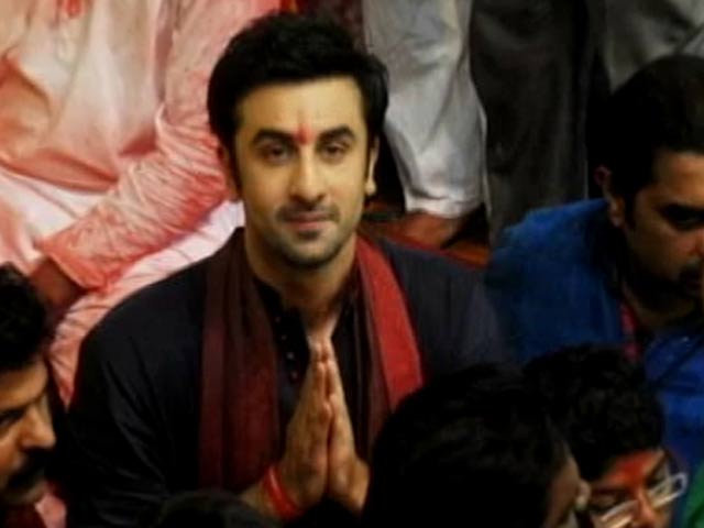 Ranbir Kapoor performs Ganesh puja at Lalbaug