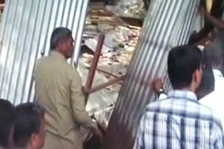 जेल में बंद आसाराम के आश्रम पर चला हथौड़ा जेल में बंद आसाराम के आश्रम पर चला हथौड़ा