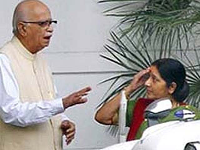 Video : Narendra Modi-for-PM decision: BJP leaders scramble to placate miffed LK Advani