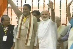 मोदी ने जवानों के साथ किसानों को भी लुभाया मोदी ने जवानों के साथ किसानों को भी लुभाया