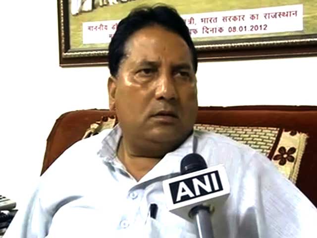 मंत्री के खिलाफ रेप केस की जांच पर उठे सवाल