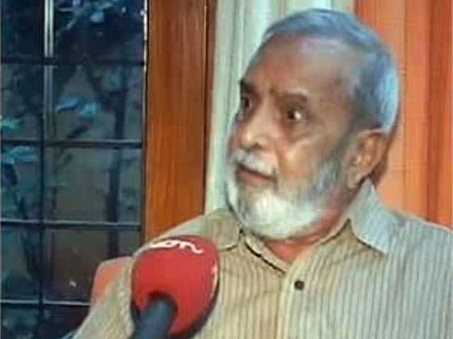 Video : BJP, noted Kannada writer in war of words over Narendra Modi