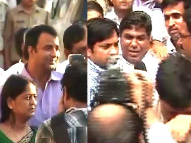 Video : Muzaffarnagar riots: 3 MLAs arrested; Rajnath demands President's Rule in UP