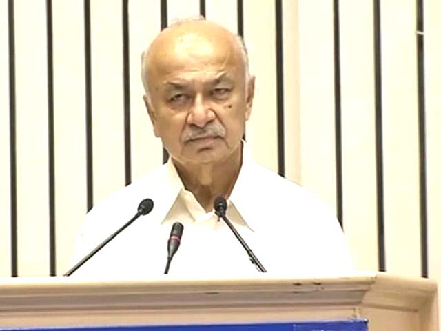 Video : No country can progress without respecting its women: Sushil Kumar Shinde