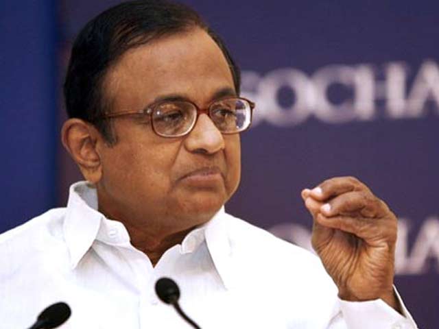 नरेंद्र मोदी आंकड़ों की फर्जी मुठभेड़ कर रहे हैं : चिदंबरम